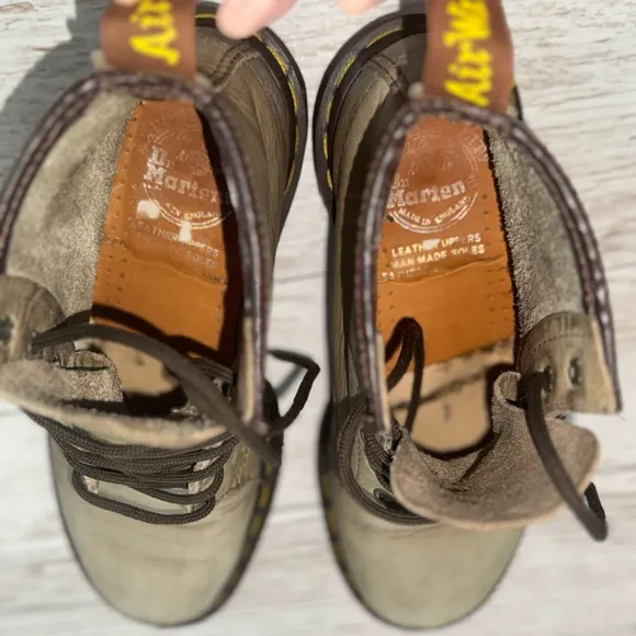 Dr. Martens 6 Hole Ankle Boots in Olive Green Men’s 4 / Women’s 5