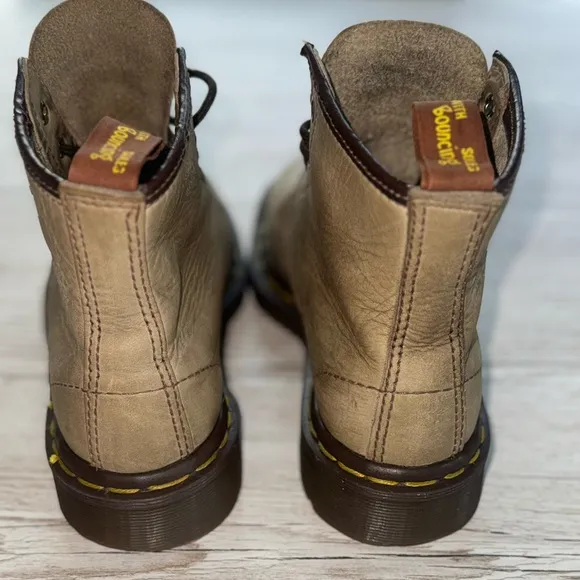 Dr. Martens 6 Hole Ankle Boots in Olive Green Men’s 4 / Women’s 5