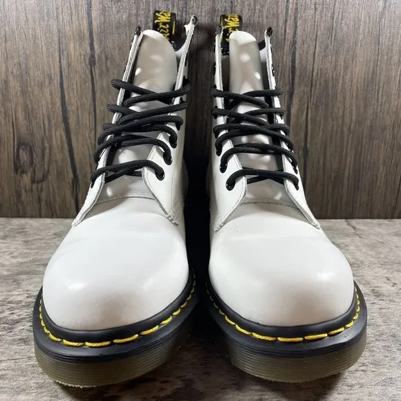Dr Martens Air Wair 11822 Women’s Size 7 White Boots 8 Eyelet Leather