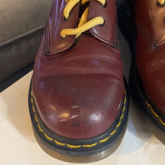 DR MARTENS Air Wair Boots, Women’s Size 7, Wine Red