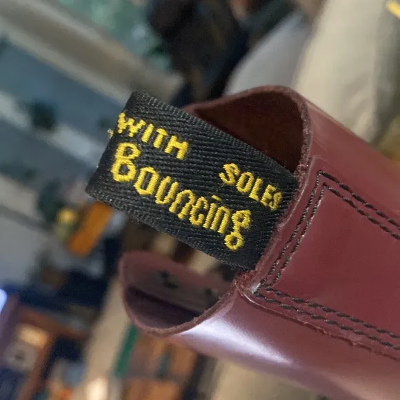 DR MARTENS Air Wair Boots, Women’s Size 7, Wine Red