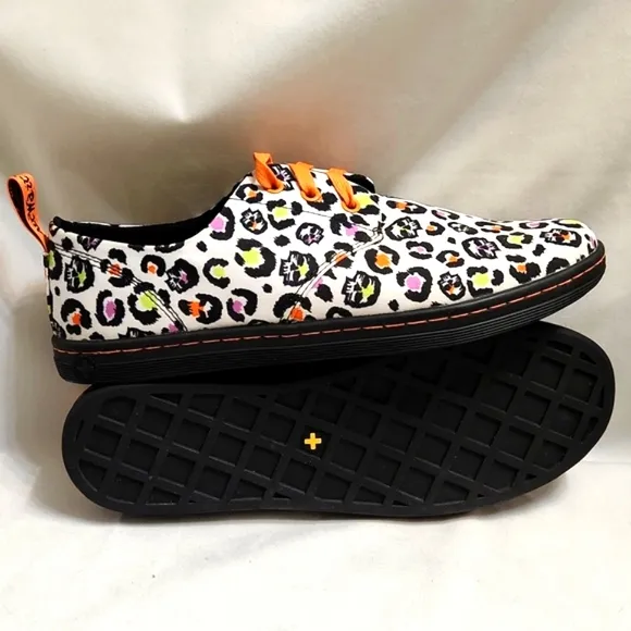 Dr. Martens Aldgate Leopard Print Skulls Low Lace-up Casual shoes (w size 11)
