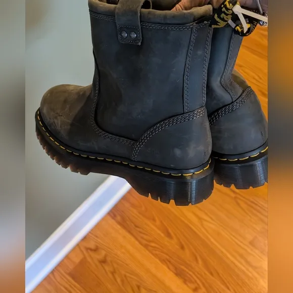 Dr. Martens Anistone Lo boots