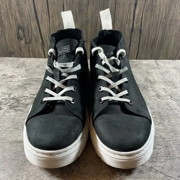 DR MARTENS “BAYNES” BLACK CHUKKA LACE UP BOOTS WOMEN’S SIZE 6