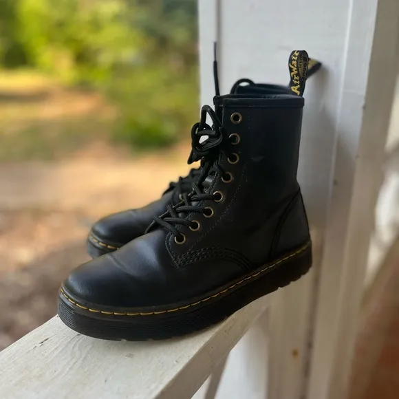 🆕Dr. Martens Black Leather Boots. Women’s 6.5