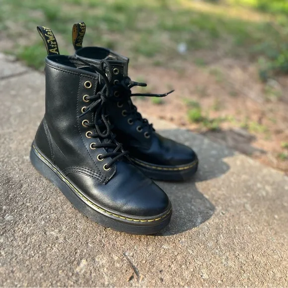 🆕Dr. Martens Black Leather Boots. Women’s 6.5