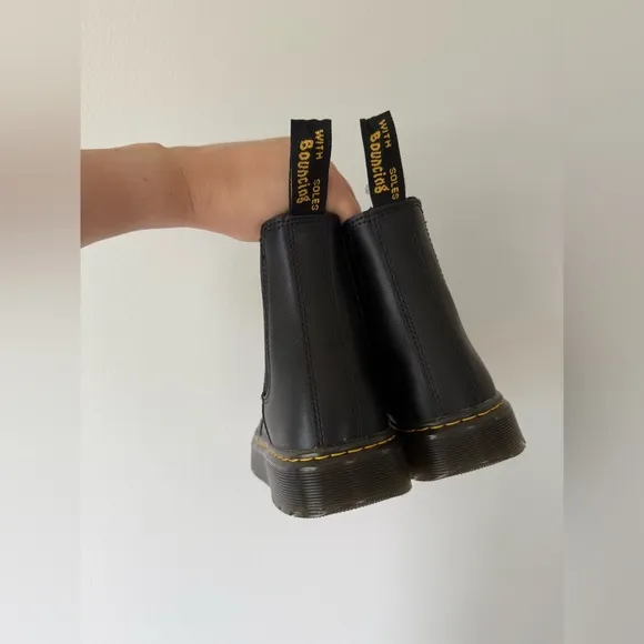 Dr. Martens Black Leather Chelsea Boots size 8