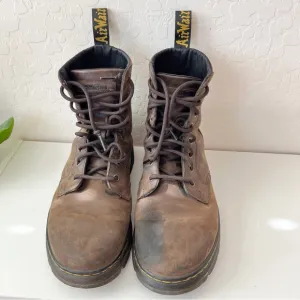 Dr. Martens Combs Brown Leather Boots Men’s