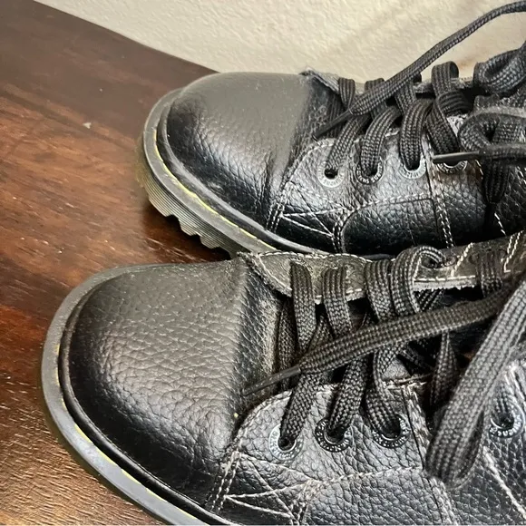 Dr.‎ Martens Harrisland Black Boots Women’s 9/Men’s 7