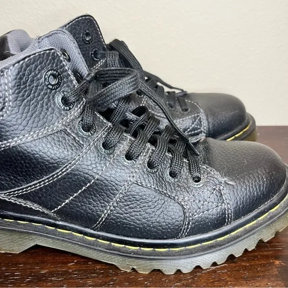 Dr.‎ Martens Harrisland Black Boots Women’s 9/Men’s 7