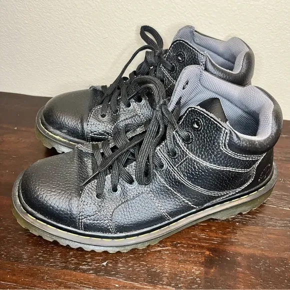 Dr.‎ Martens Harrisland Black Boots Women’s 9/Men’s 7