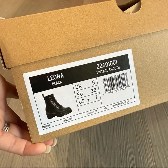 Dr. Martens Leona Women’s Black Vintage Smooth Leather Heeled Boots 7