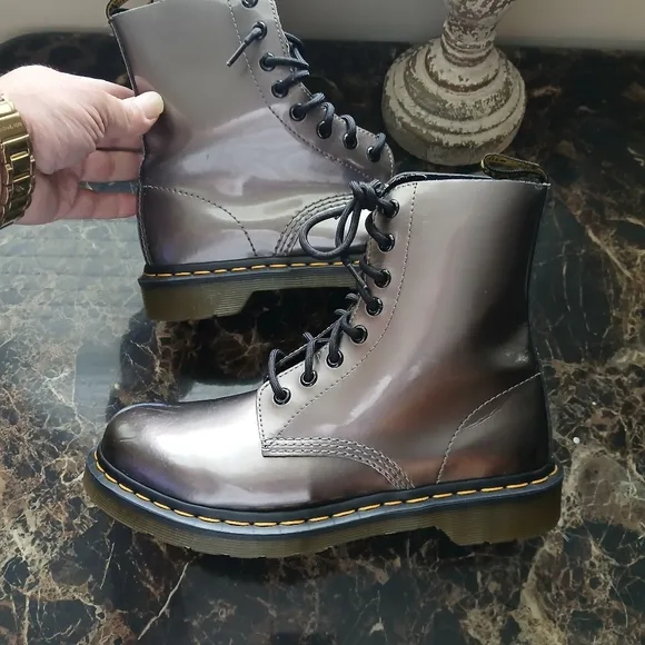 Dr. Martens PASCAL Comfort/Streetwear Boots Size 8 for Women in Metallic