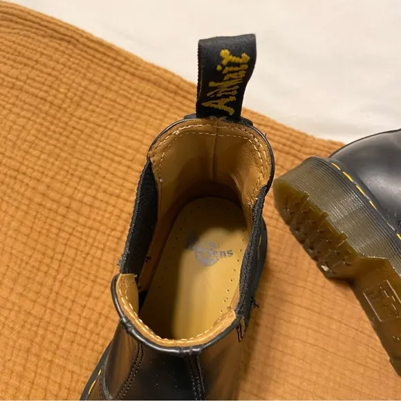 Dr. Martens Smooth Leather Chelsea Boots