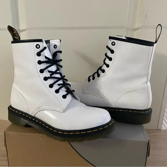 Dr. Martens White/Black Leather boots Women - SZ 9
