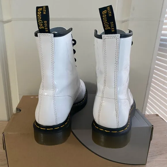 Dr. Martens White/Black Leather boots Women - SZ 9