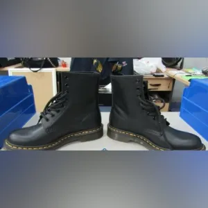 Dr Martens Women’s 1460 Black Leather Combat Boots Size 7
