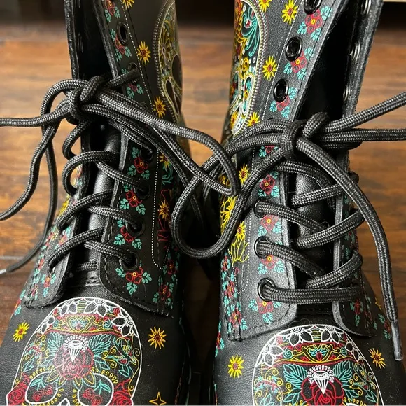 Dr Martens, Women’s Boots