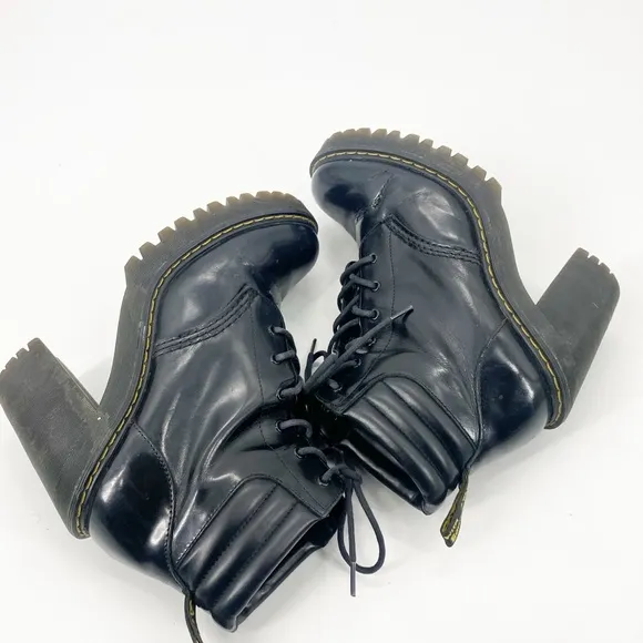 Dr Martens Women’s Persephone Boots Sz 7 Black Platform