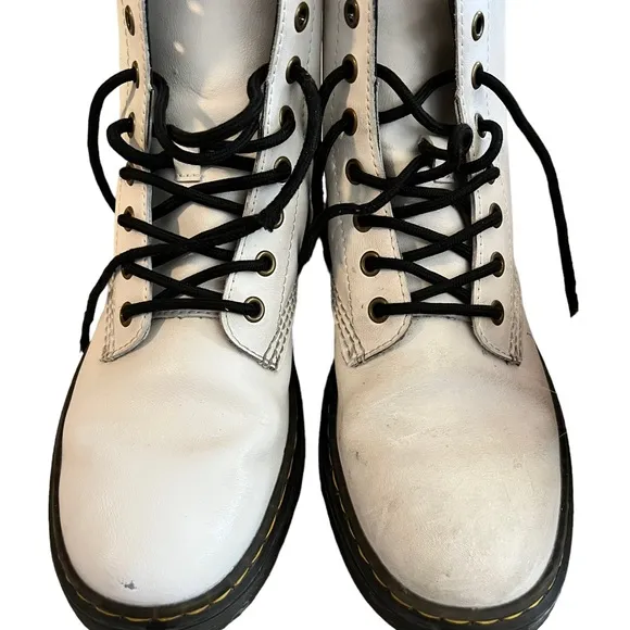 Dr. Marten’s Zavala white leather combat boots women’s SZ 8