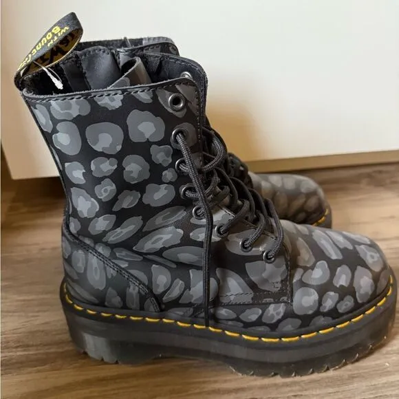 DR MARTENS WOMEN‎ JADON LEOPARD PRINT PLATFORMS BOOTS SIZE W8 / M7, NO BOX, 210$