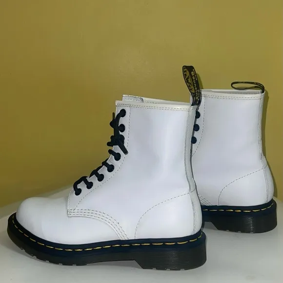 Dr.Marten’s 25057 Boots