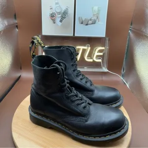 DR.MARTENS WOMEN’S 1460 PASCAL VIRGINIA LEATHER BOOTS