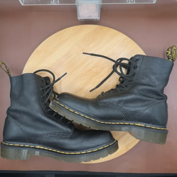 DR.MARTENS WOMEN’S 1460 PASCAL VIRGINIA LEATHER BOOTS