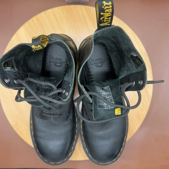 DR.MARTENS WOMEN’S 1460 PASCAL VIRGINIA LEATHER BOOTS