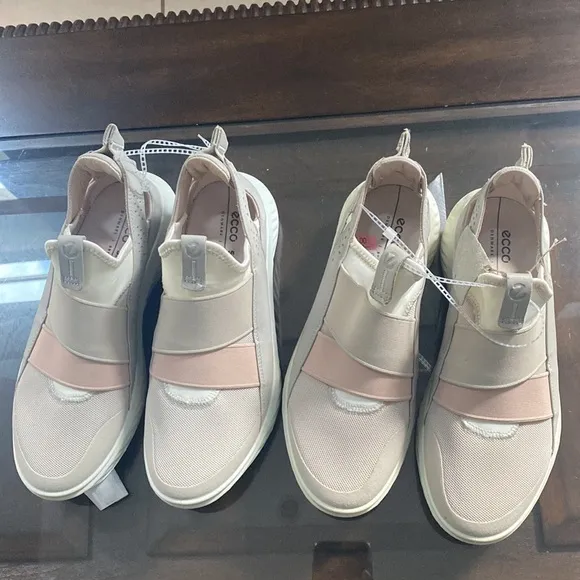 ECCO ST.1 LITE WOMEN'S SLIP-ON SNEAKERS