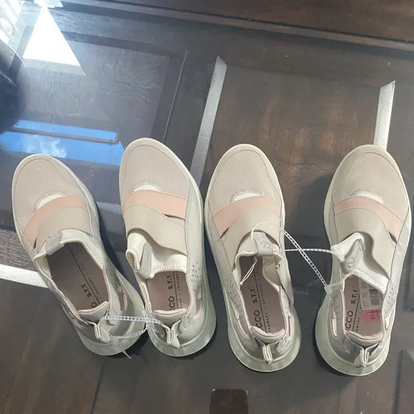 ECCO ST.1 LITE WOMEN'S SLIP-ON SNEAKERS