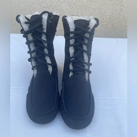 EMU Australian Brooklyn slipper boots, women’s size 9, leather suede lace up