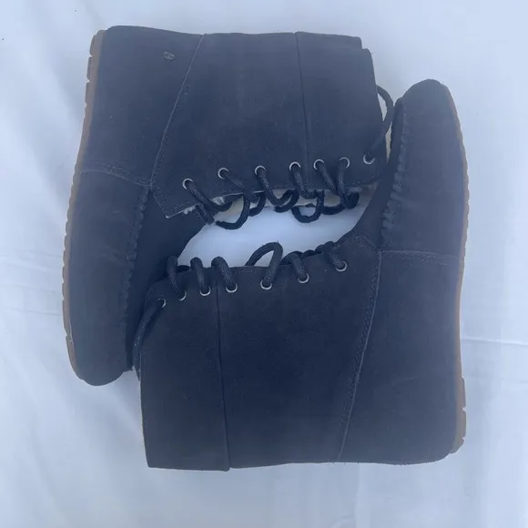 EMU Australian Brooklyn slipper boots, women’s size 9, leather suede lace up