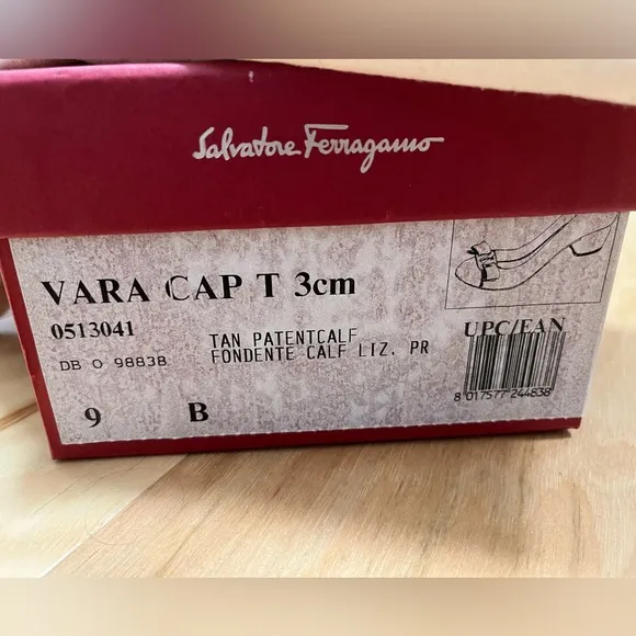 EUC Ferragamo Vara Cap Toe - Tortoise shell w/ Gold hw