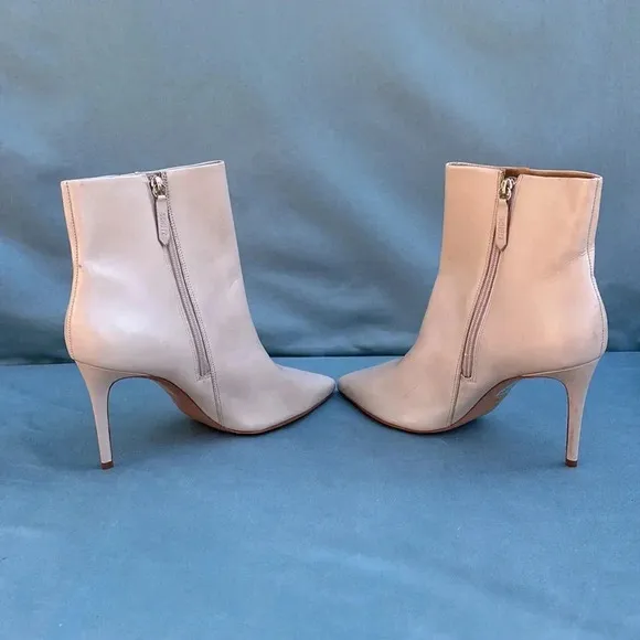 EUC Schutz Ivory &quot;Mikki&quot; Leather Ankle Boots Sz 11 women stiletto heel *defect*