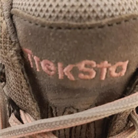 EUC Treksta Pink and Gray Lace Up Suede Hiking Walking Shoes Size 6 1/2