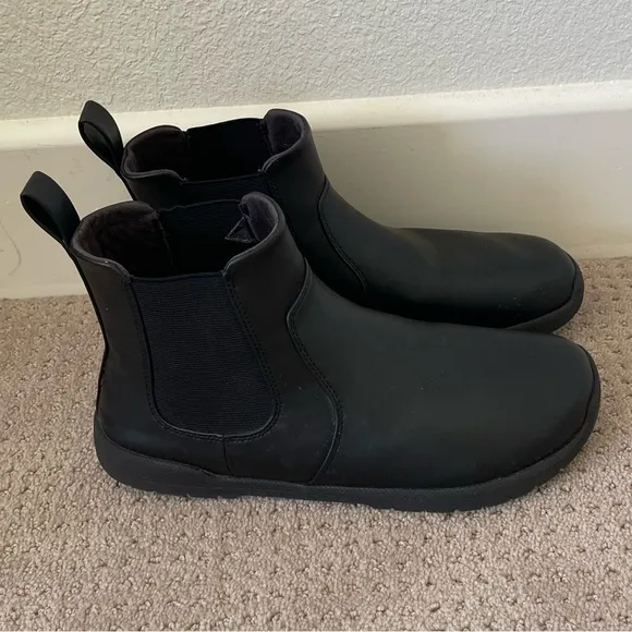 FeelGrounds Black Chelsea Boots Men’s Size 9 Women’s 11