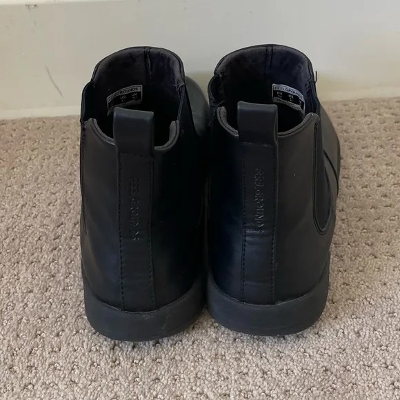 FeelGrounds Black Chelsea Boots Men’s Size 9 Women’s 11