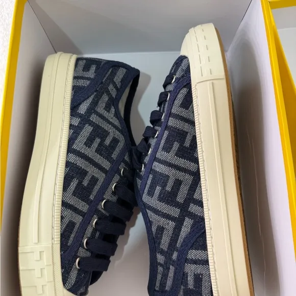 Fendi Men's Blue Sneakers