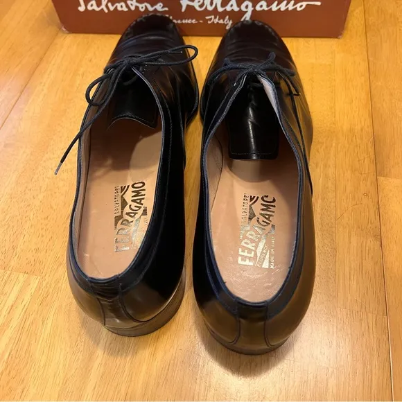 Ferragamo men’s dress plain-toe shoes