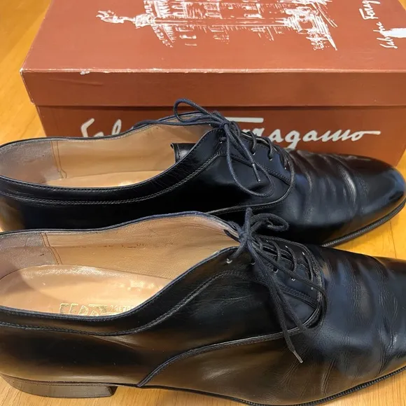 Ferragamo men’s dress plain-toe shoes