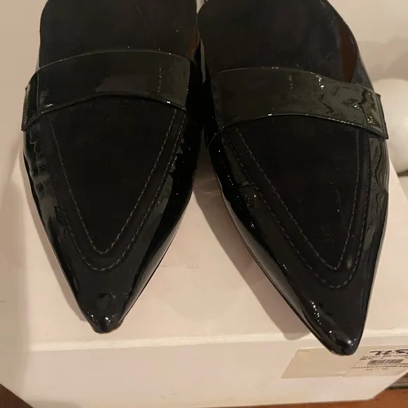 ❤️Final Price❤️Celine’ Pointed Toe Patent Leather Pointed Toe Loafers