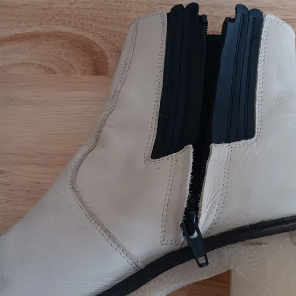Free People Women James Cream Heeled Leather Chelsea zip boots size 38