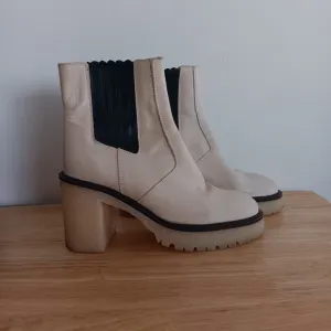 Free People Women James Cream Heeled Leather Chelsea zip boots size 38