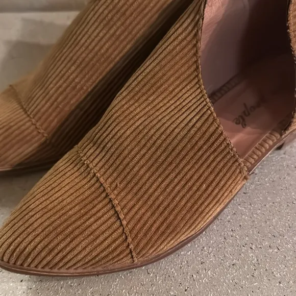 Free People Women’s‎ Fabric Royale Almond Toe Boots Size 38 or US 7.5