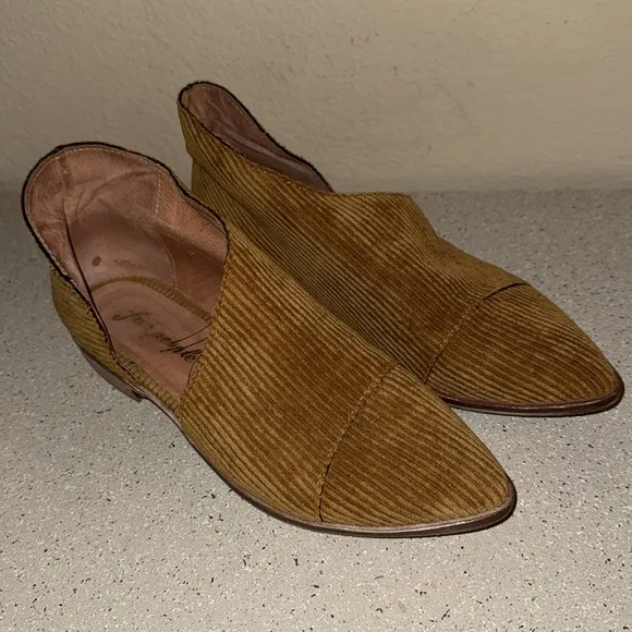 Free People Women’s‎ Fabric Royale Almond Toe Boots Size 38 or US 7.5