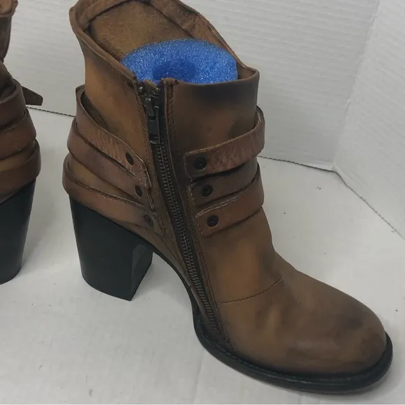 Freebird Boots Women’s 10 Blaze Ankle Booties Heeled Zip Brown Leather Free Bird