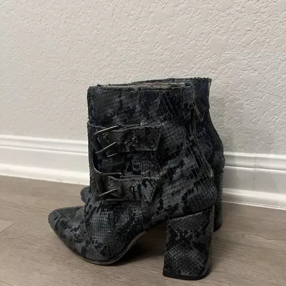Freebird by Steven Exotic Snakeskin Leather Joey Ankle Boots Women’s Size 6