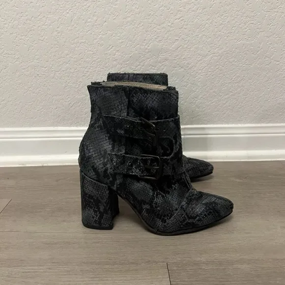 Freebird by Steven Exotic Snakeskin Leather Joey Ankle Boots Women’s Size 6