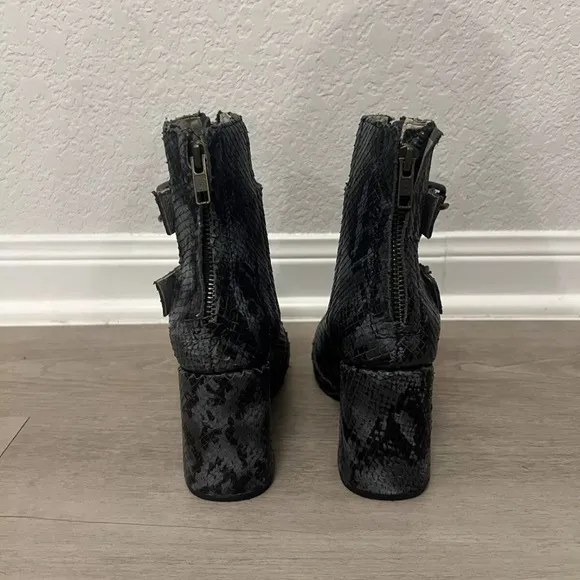 Freebird by Steven Exotic Snakeskin Leather Joey Ankle Boots Women’s Size 6